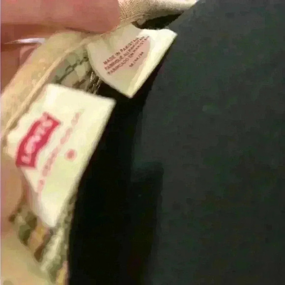 Levi’s Britt Long Sleeve Snap Front Tops Size Medium Frappe Brown
Slim Fit - Picture 7 of 10